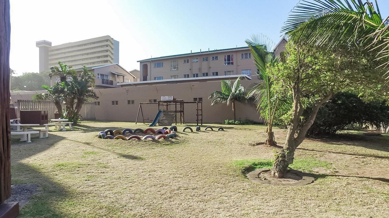 South Coast Beachfront Holiday Apartments Amanzimtoti Exterior photo